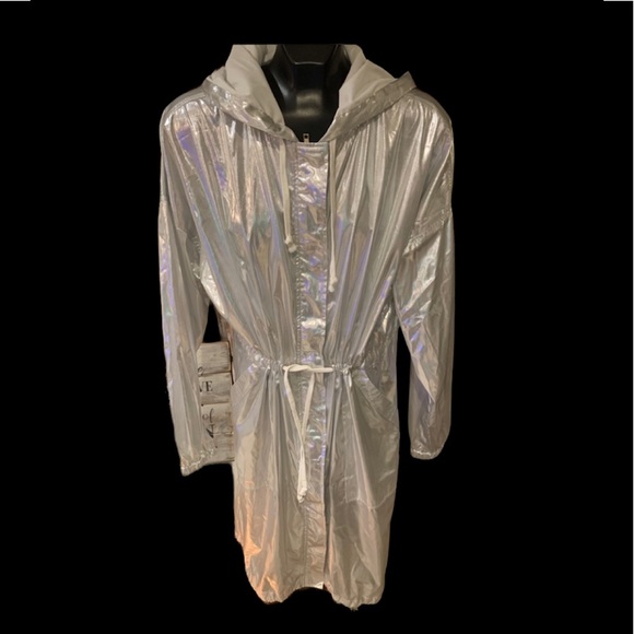 Forever 21 Jackets & Blazers - Forever 21 Shinny silver hooded jacket